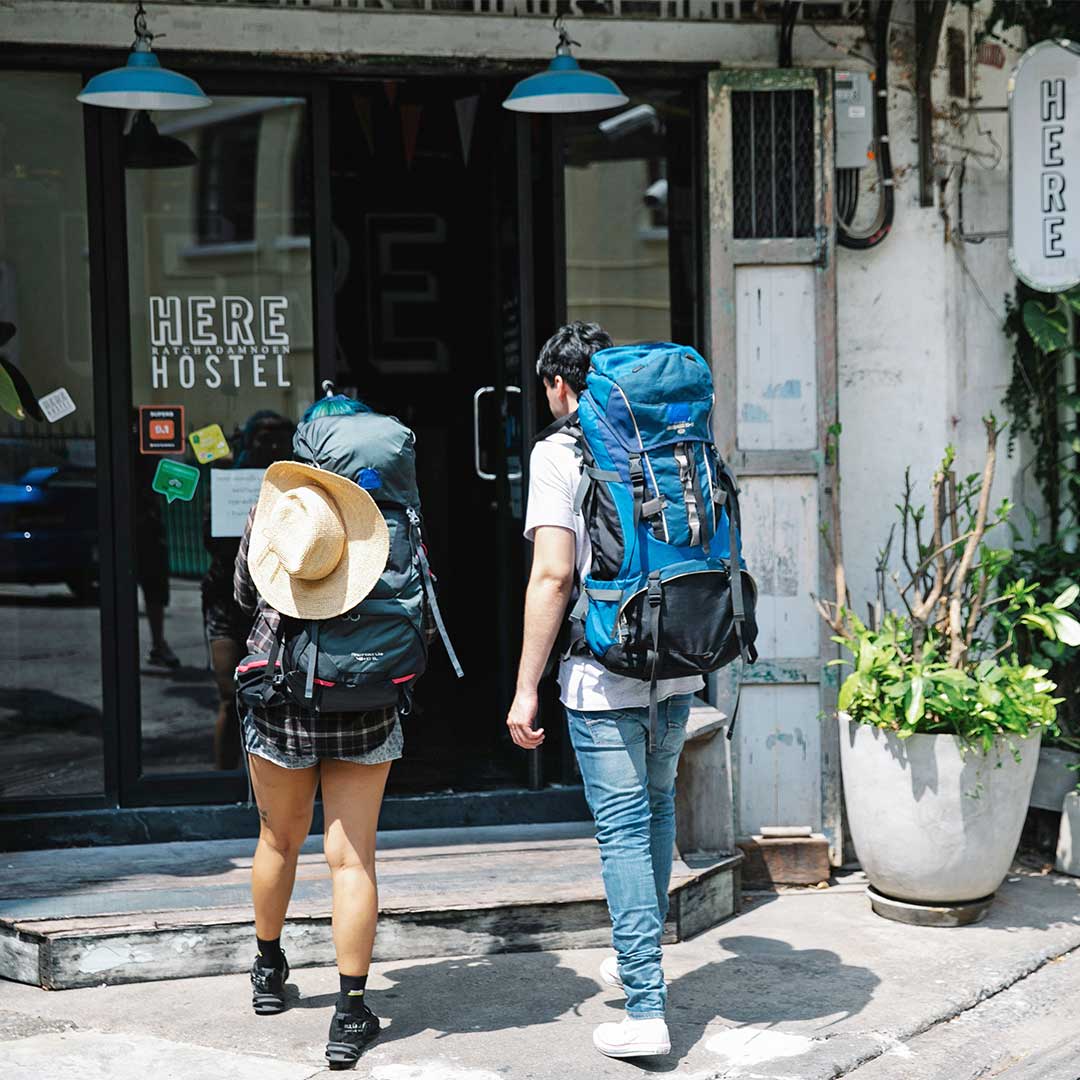 Auf dem gemeinsamen Portal der Österreichischen Jugendinfos unter https://www.einfachweg.at/angebote/reisen/ finden Reiselustige hilfreiche Tipps.